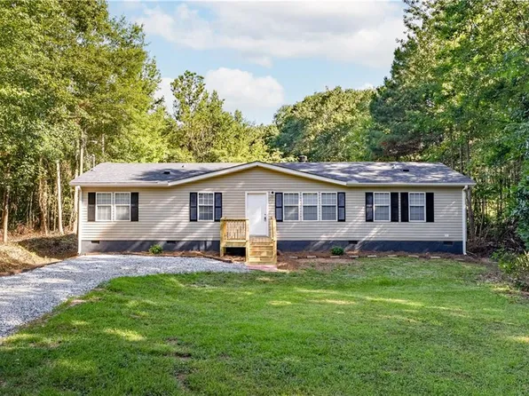 181 Cherry Cir, Hartwell, GA 30643