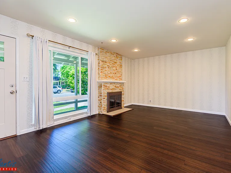 1520 San Joaquin Ave — Photo 2