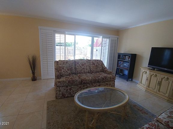 4th image of 913 S Colonial Ct APT A