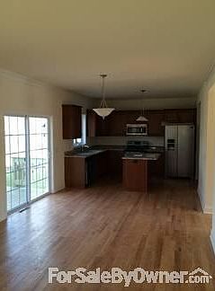 5th image of 260 Woodscape Dr