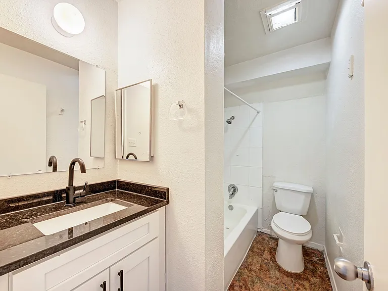 3102 Cedar St — Photo 10