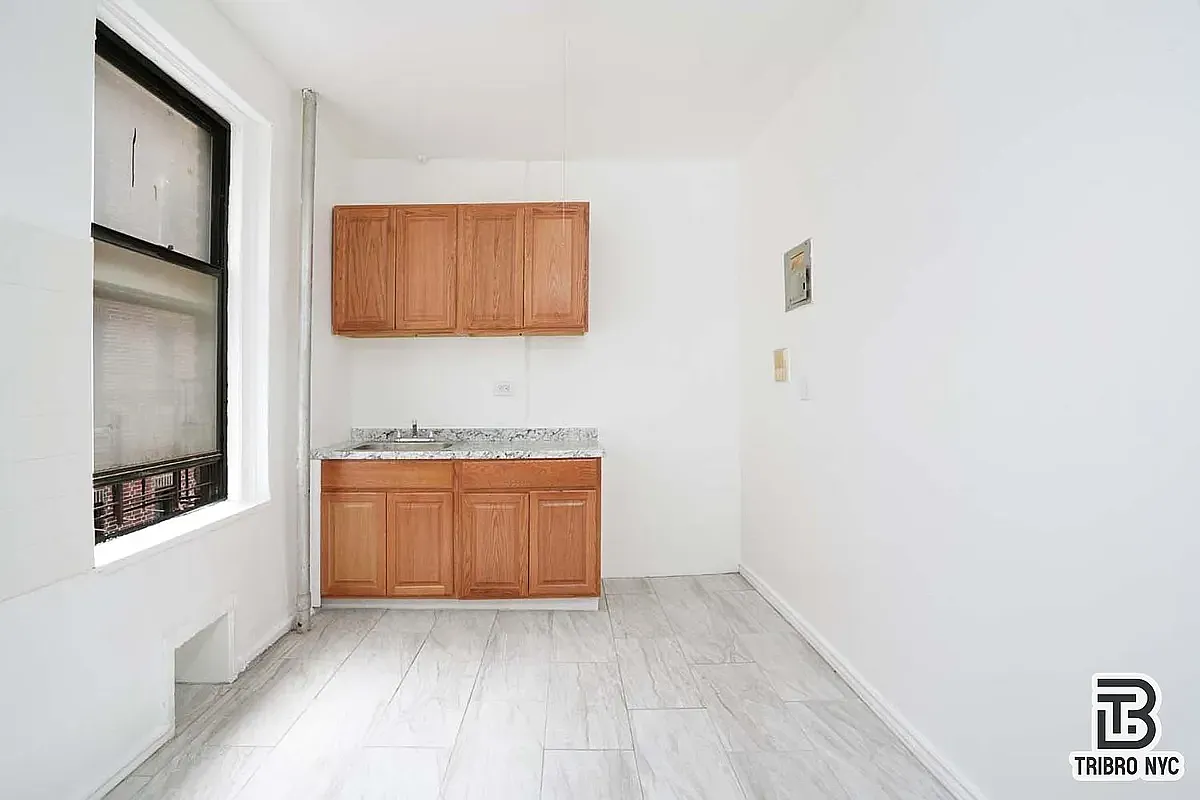 1245 Morrison Avenue — Photo 2