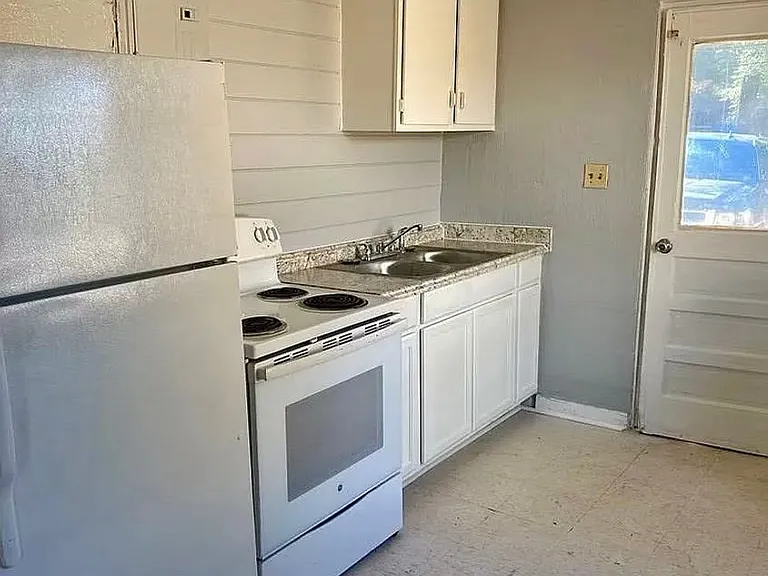 1210 Gillespie Ave — Photo 9