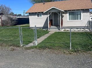 317 N Harding Ave, Wapato, WA