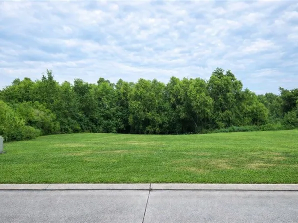 6041 S Muirfield Cir, New Orleans, LA 70128