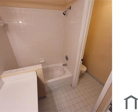 1051 Jefferson Dr #H — Photo 7