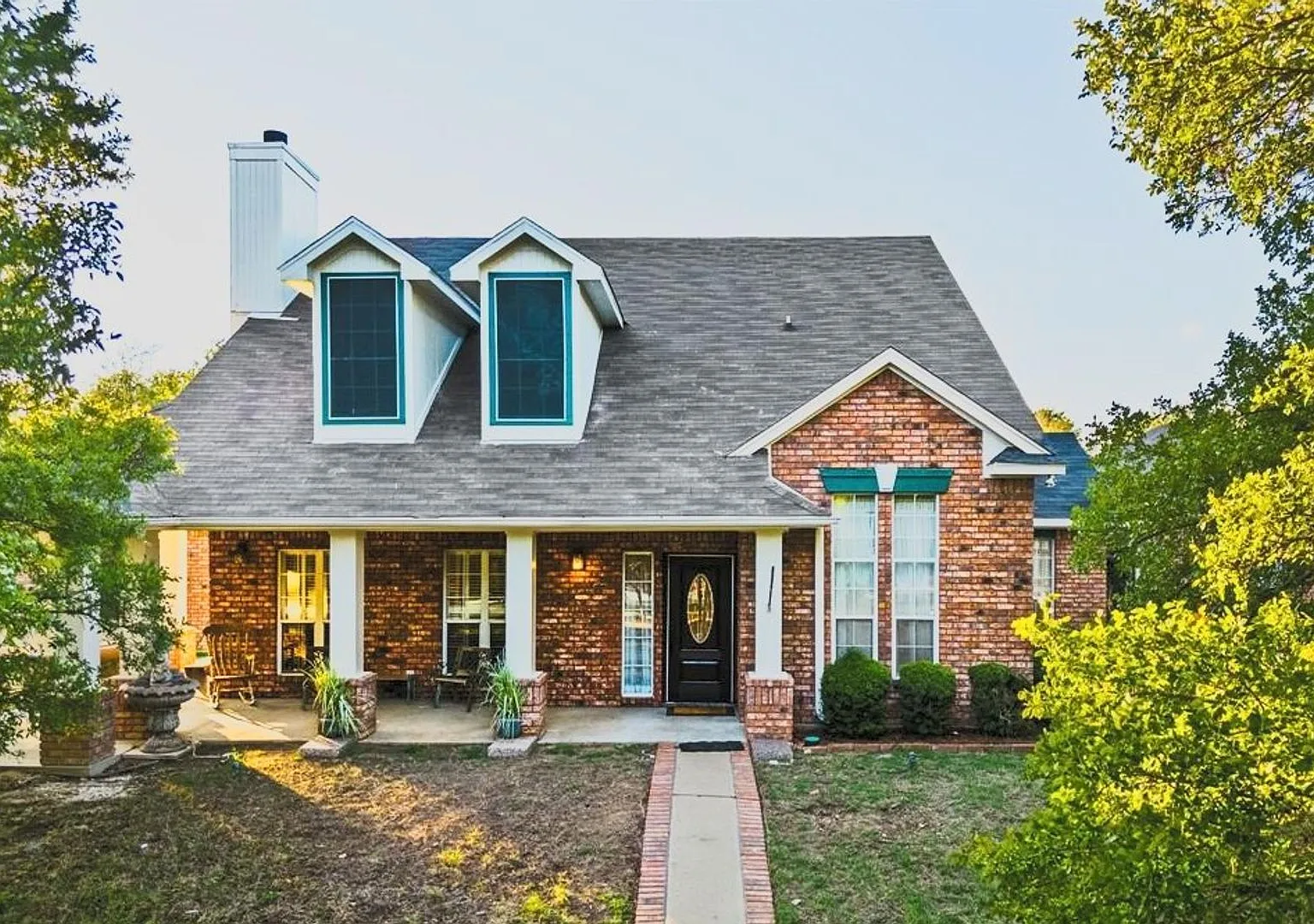 4 bedroom 2.5 bath on over 2 acres with inground pool — Photo 1