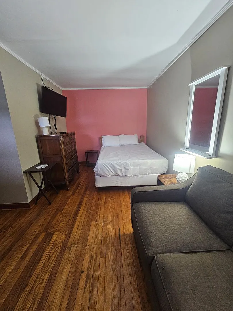 All Inclusive Furnished Studio Apartment — Photo 4