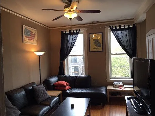 2341 N Leavitt St #3 — Photo 2
