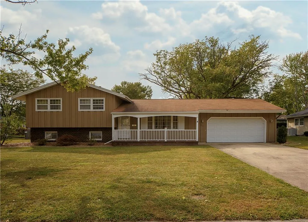 1824 Reynolds Dr photo 1