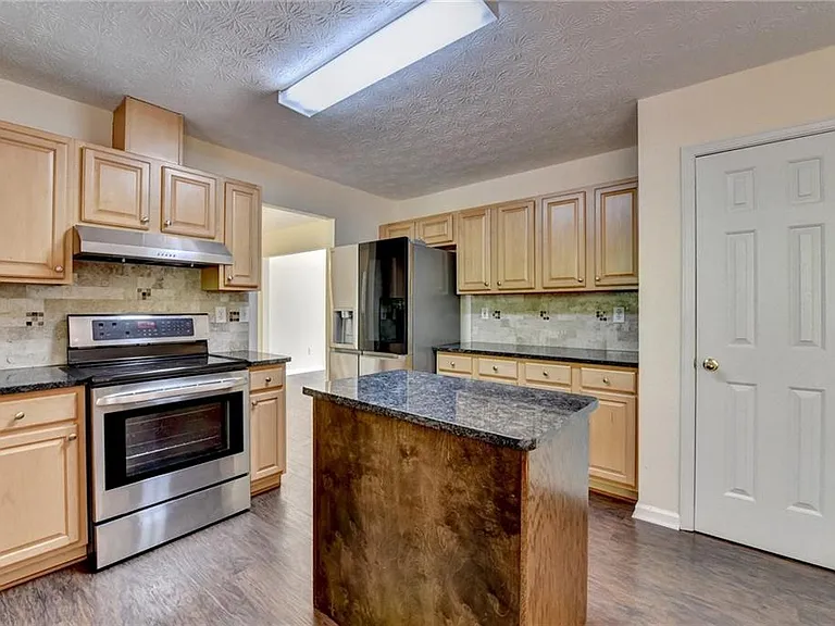 3380 McClure Woods Dr — Photo 16