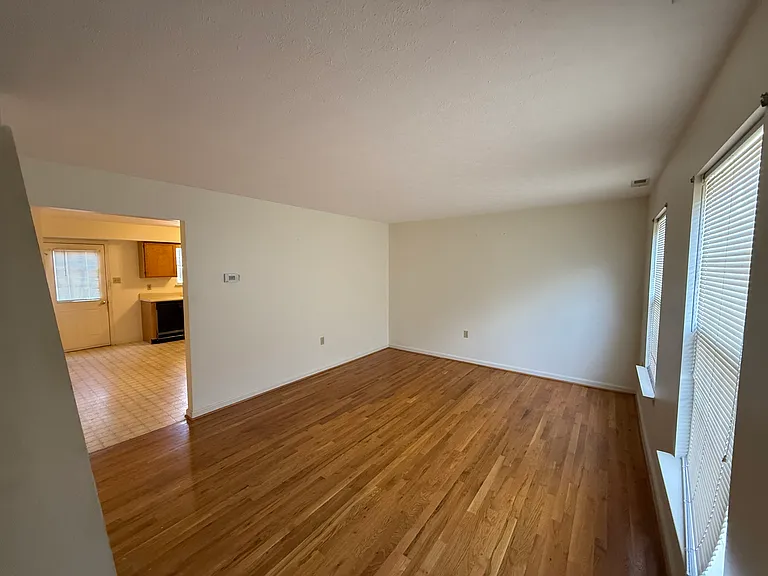 2390 Breckenridge Ct — Photo 2
