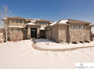 21354 Cedar Cir, Elkhorn, NE 68022