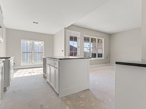 5th image of 318 Sides Blvd
