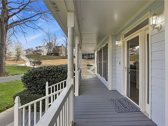 4th image of 175 Berkeley Way