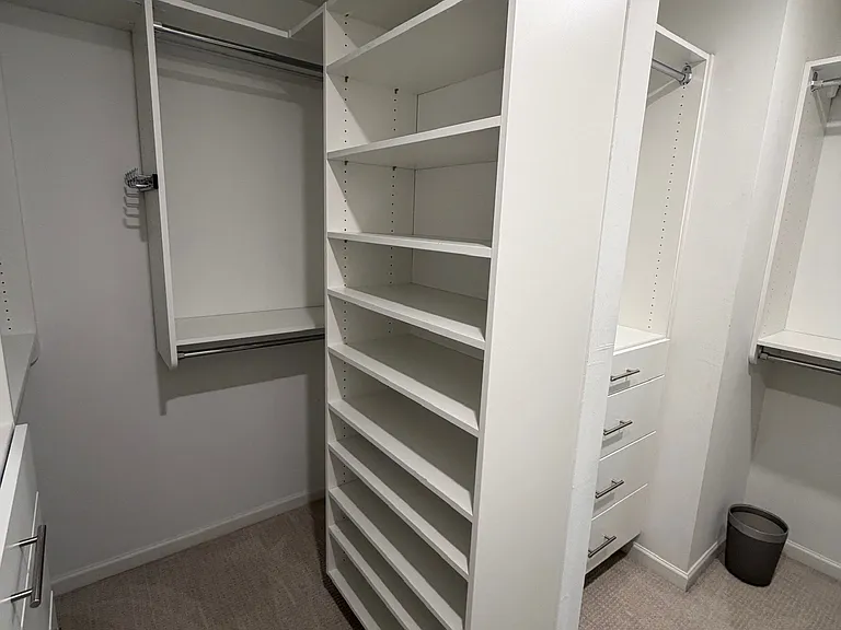 5975 N Pointe Dr — Photo 23