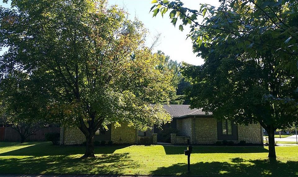 1st image of 8730 Maple View Dr