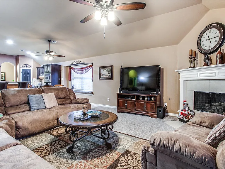 2318 Sparrow Dr — Photo 13