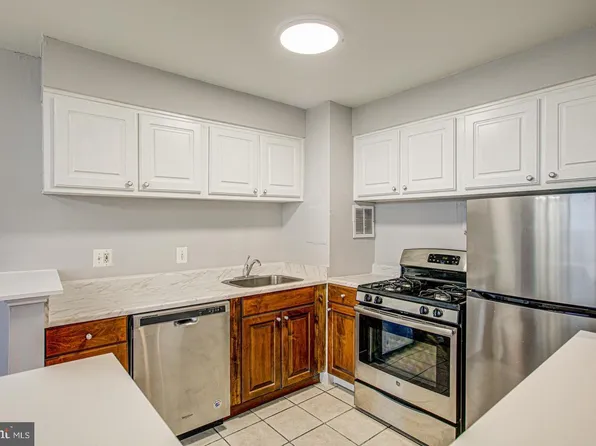 16 S Van Dorn St APT 604, Alexandria, VA 22304