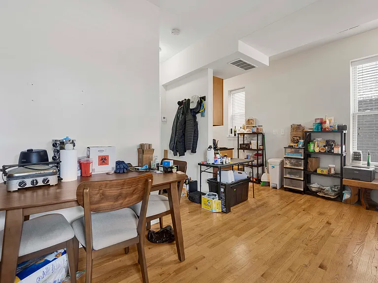 2143 N Western Ave #2R — Photo 6