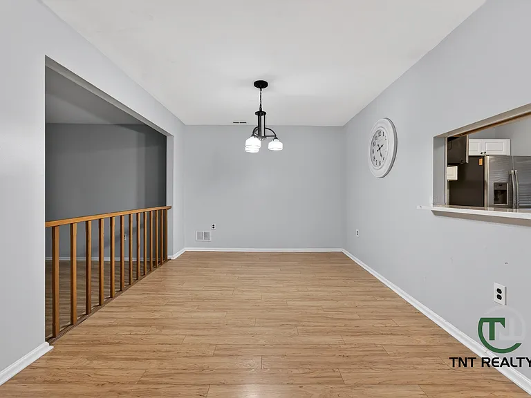 323 Constitution Cir — Photo 7