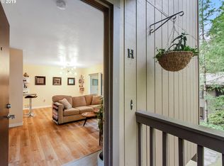 7550 SW Barnes Rd UNIT H, Portland, OR 97225