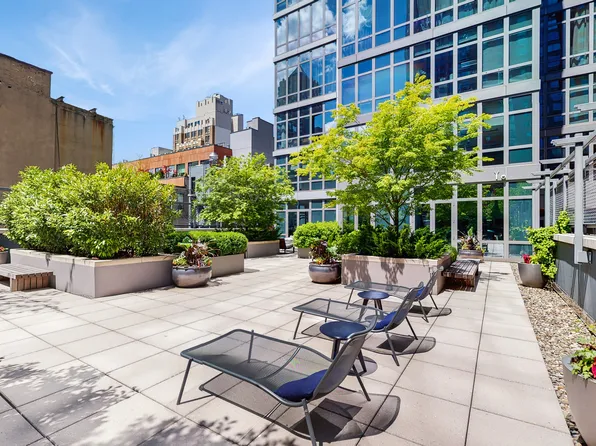 310 West 52nd Street image 20 of 25