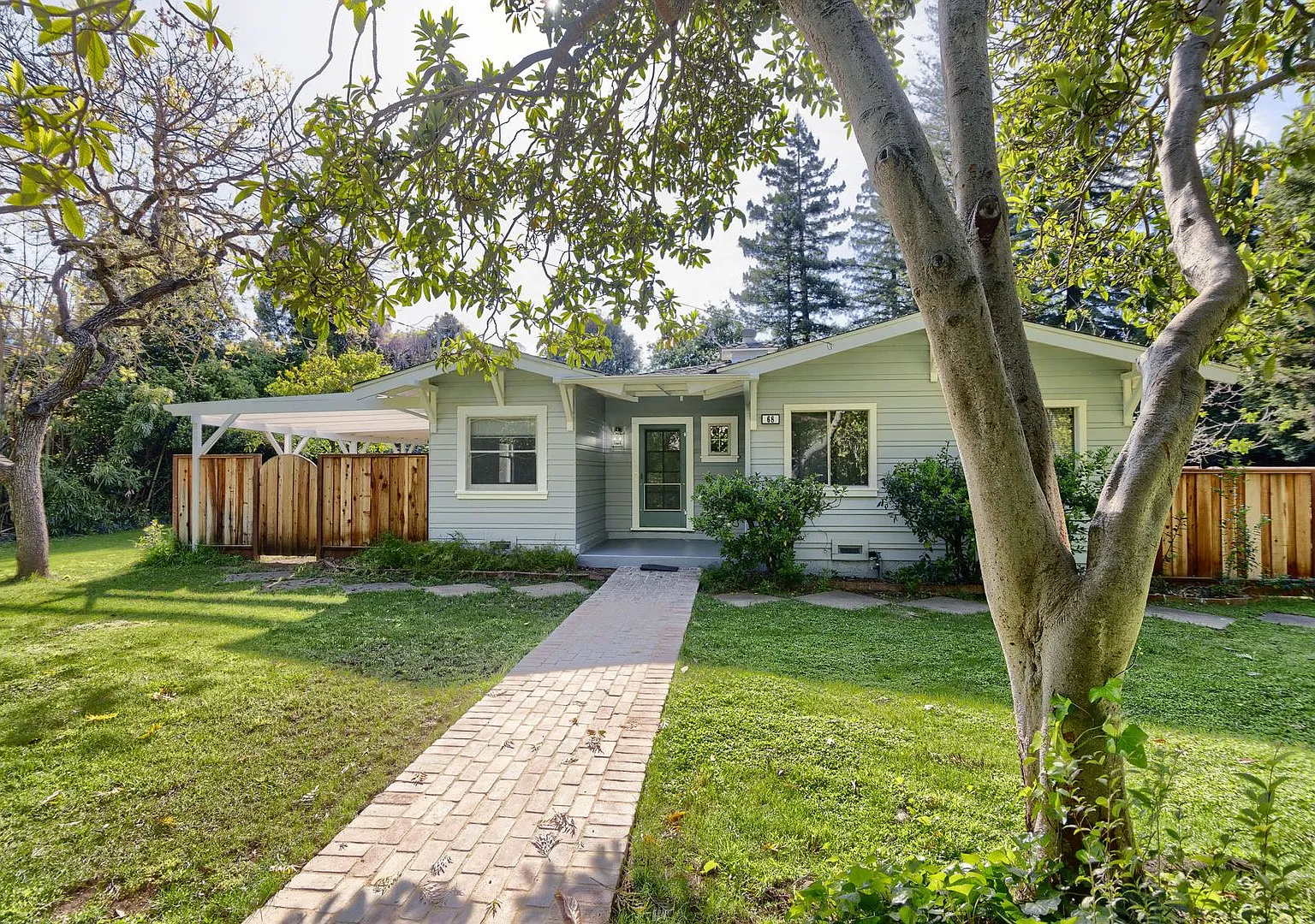 Private Downtown Los Altos Home — Photo 1