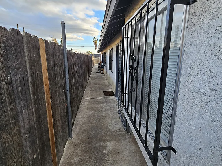 221 Lincoln Ave — Photo 17