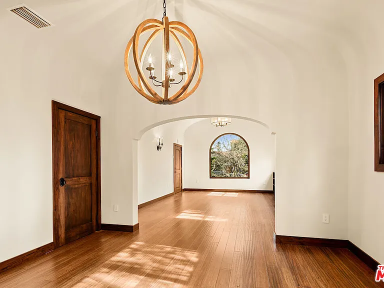 637 N Alta Vista Blvd — Photo 5