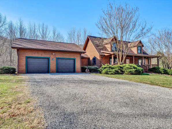 48 Whispering Heights Dr, Hardy, VA 24101