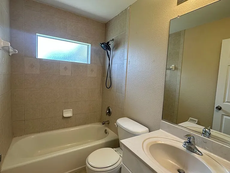1137 NW Juanita Pl — Photo 15
