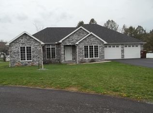 35 Smokehouse Ln, Lewistown, PA 17044