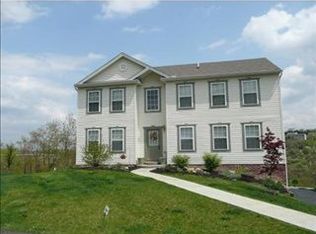 628 Turnberry Ln, Oakdale, PA 15071