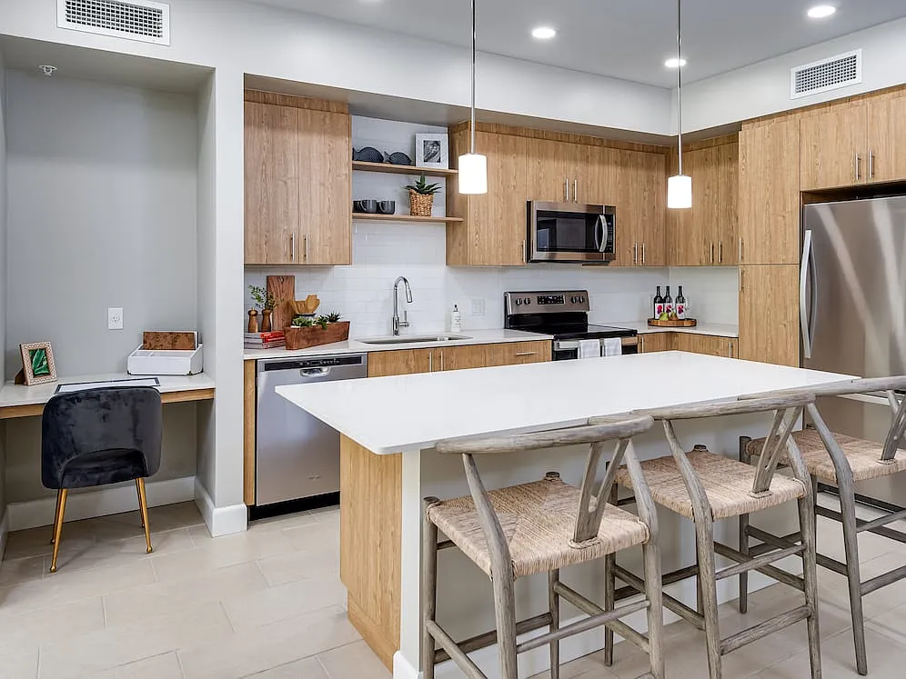 Avalon Doral — Photo 4