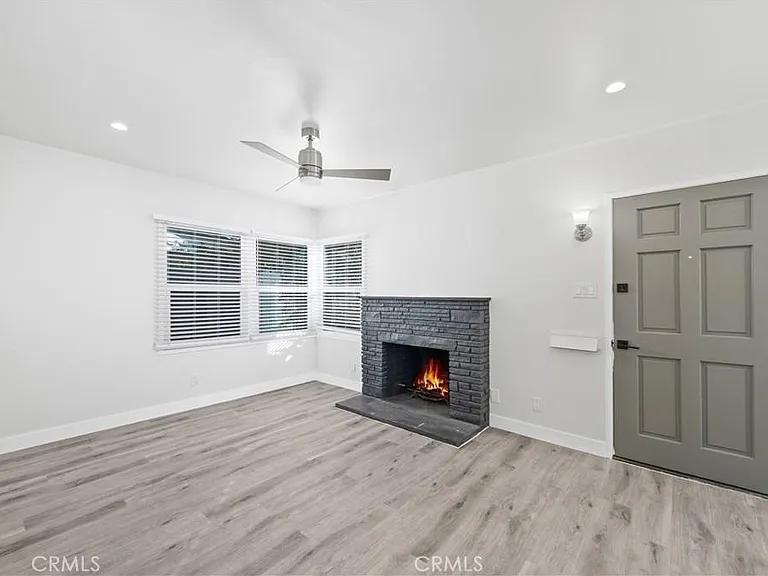 5715 Campo Walk — Photo 8