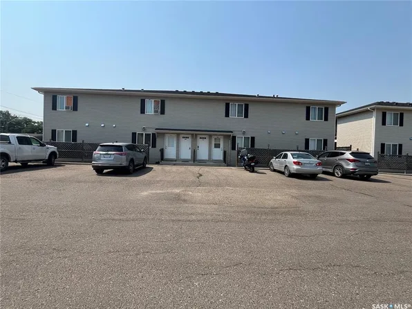 UNIT 102-825 Gladstone STREET E, Swift Current, SK S9H 5P1