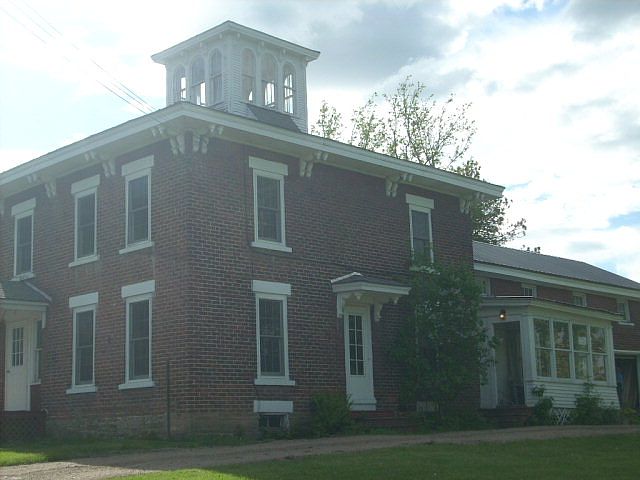 1st image of 123 Franklin St