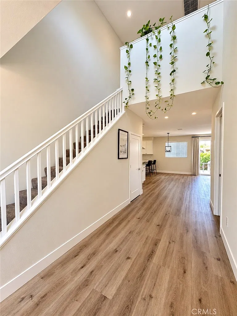 4 bed, 3.5 bath, 2231 sqft, $4,000 — Photo 3