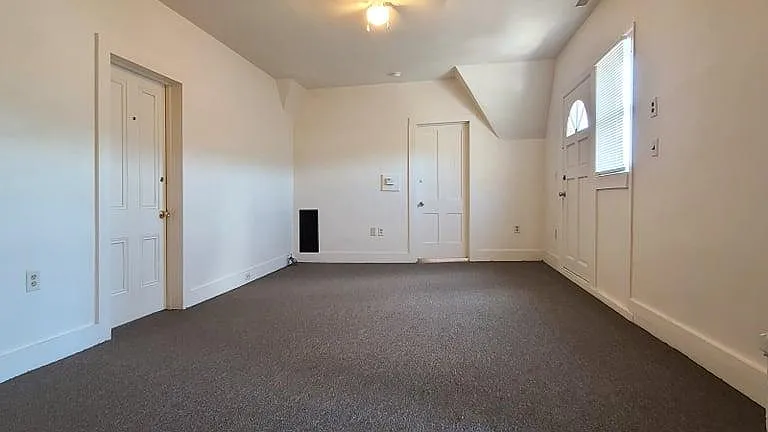 331 Locust St #4 — Photo 1