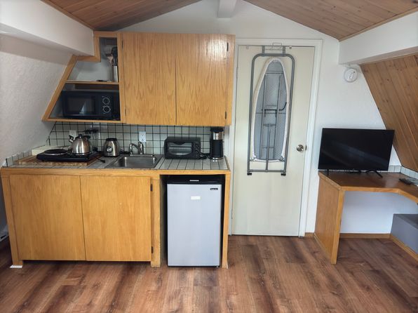 206 Huot Cir #2