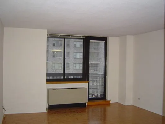 Rented by Royal Operation System | media 9