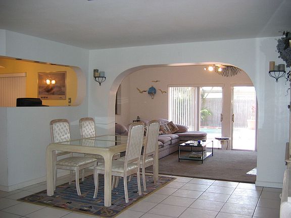4th image of 2465 NE 21st Ave