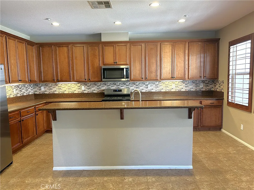 11450 Church St — Photo 2