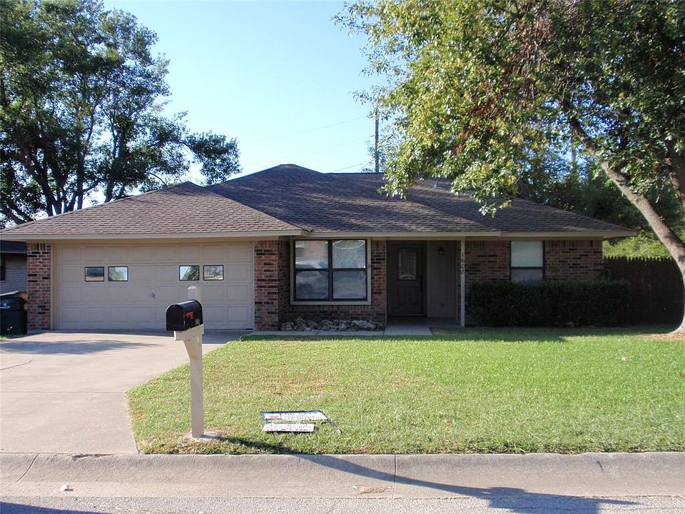 1st image of 1608 Brook Glen Dr