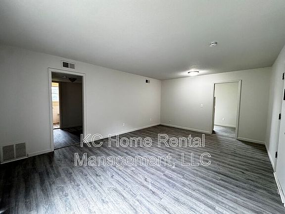 5th image of 8620 Countryshire Ln #4
