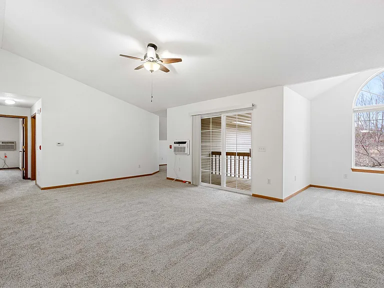 400 Stonefield Cir — Photo 12