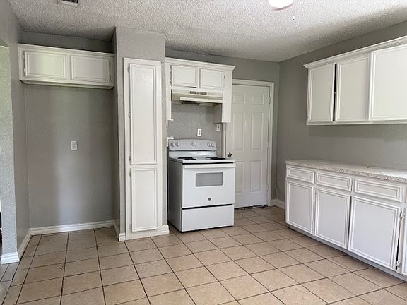 4th image of 2301 Rosemead Dr