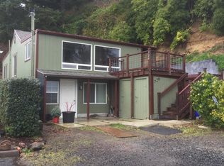 726 SW 13th St #B, Newport, OR 97365