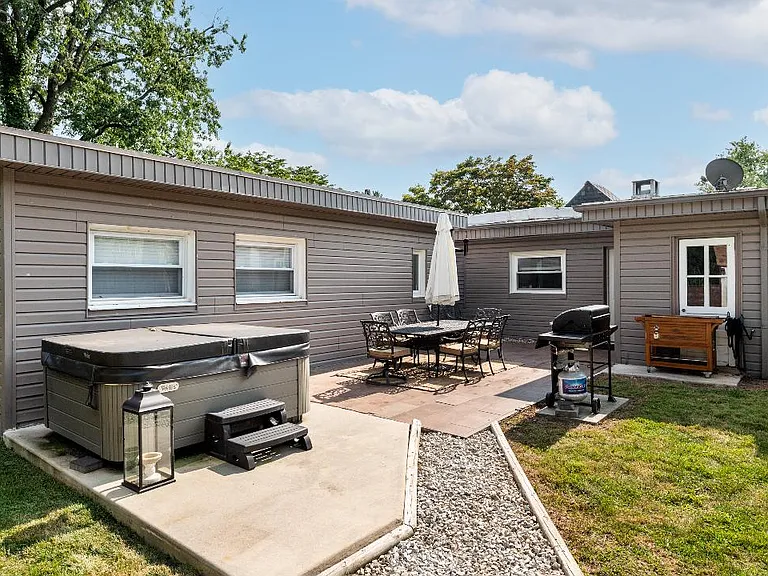 2205 Mary Ln — Photo 29